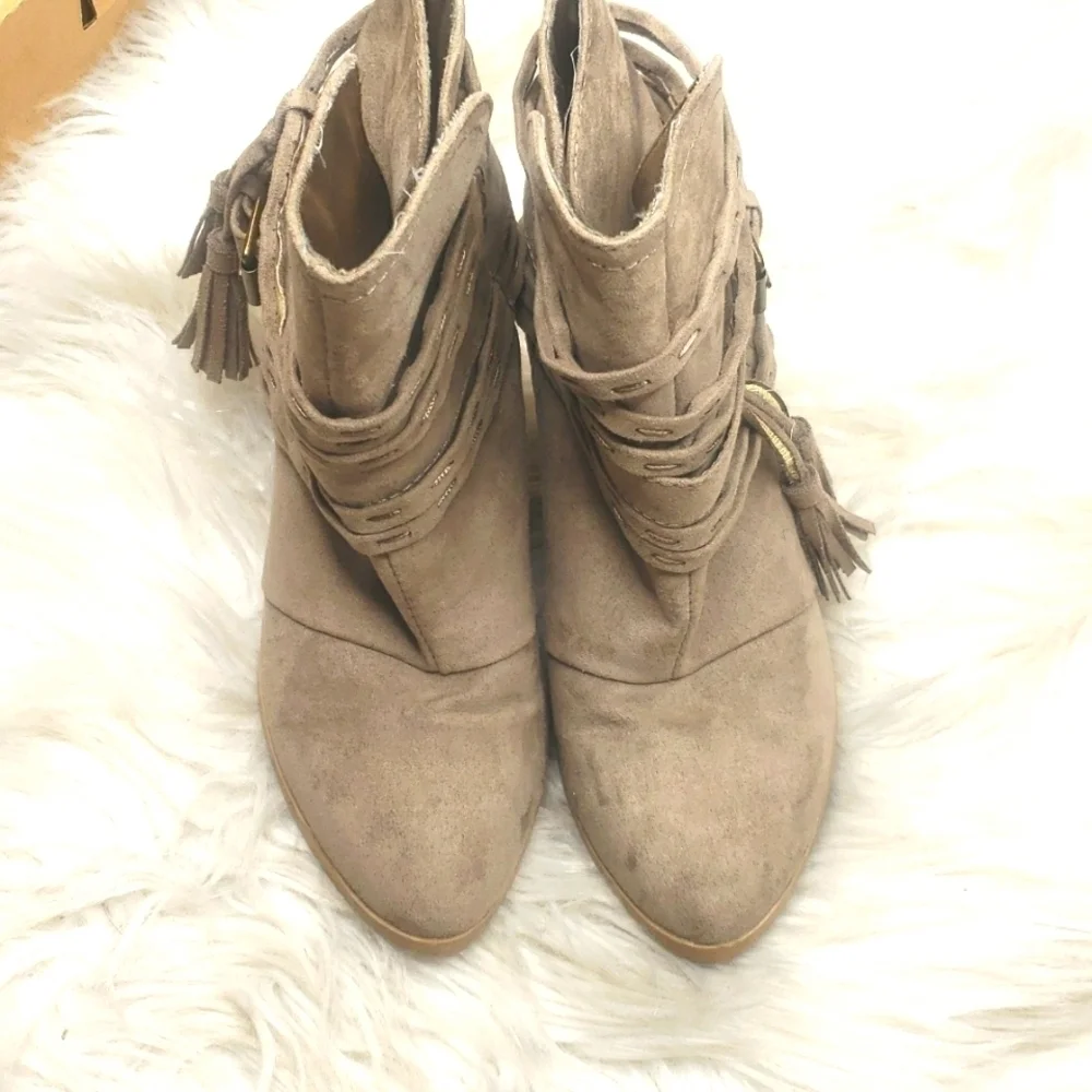 Qupid Raelynn 32 Taupe Strappy Buckle Chunky Stacked Heeled Booties 6